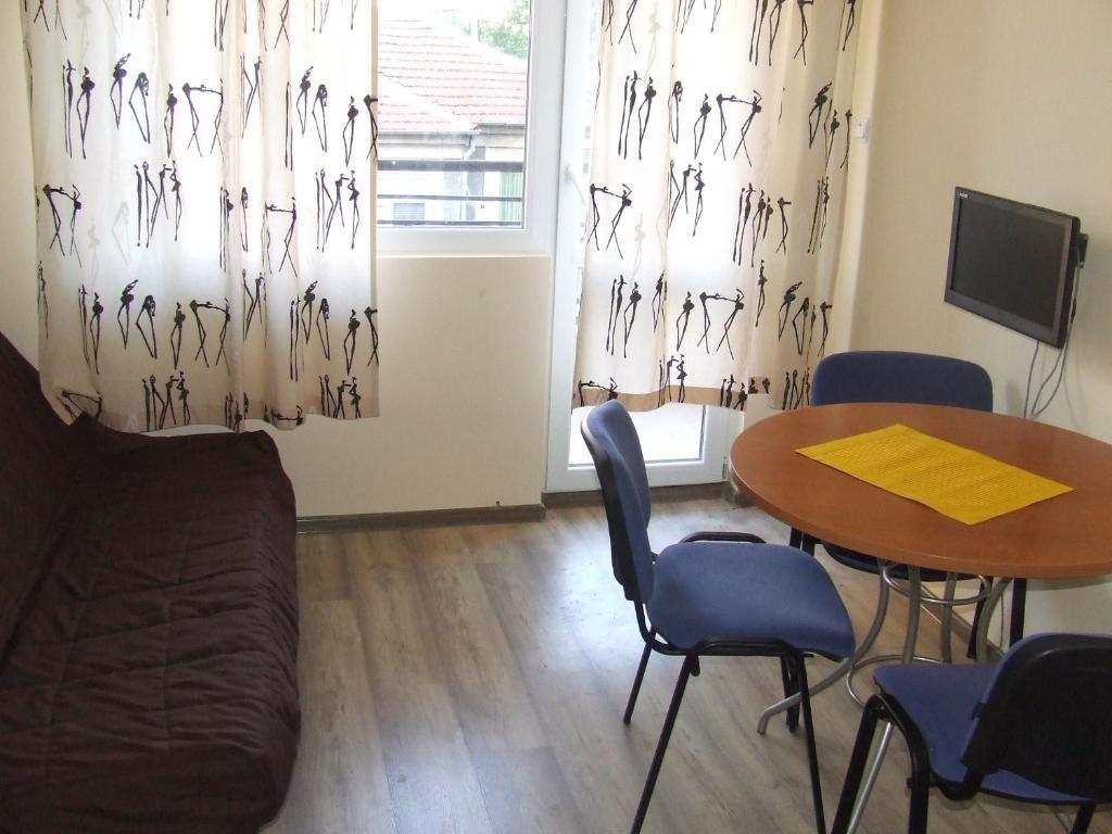 Asparuhov Guest Rooms And Apartments Warna Zimmer foto