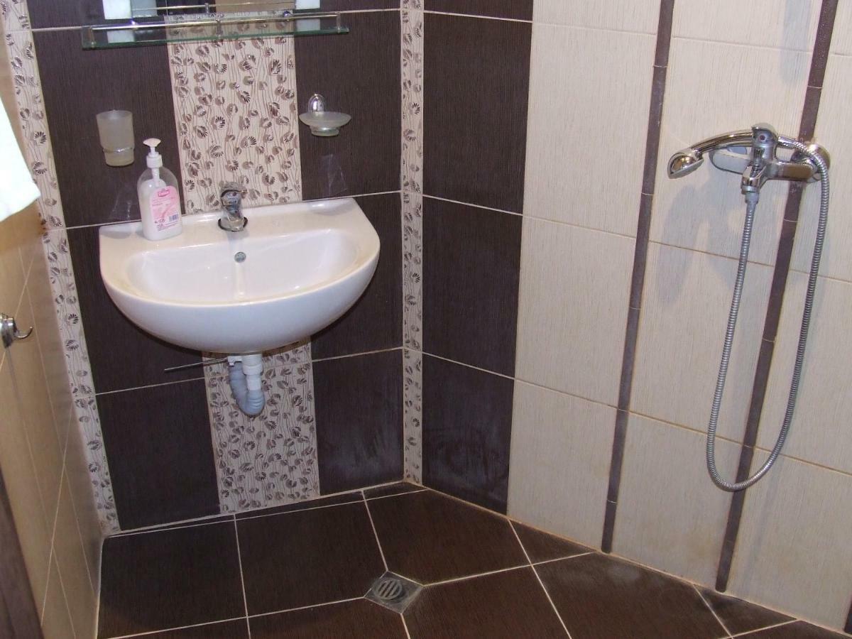 Asparuhov Guest Rooms And Apartments Warna Zimmer foto